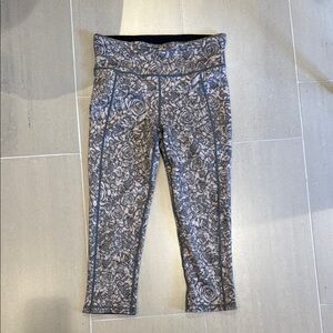 Sweaty Betty Floral Patterned Capri Leggings